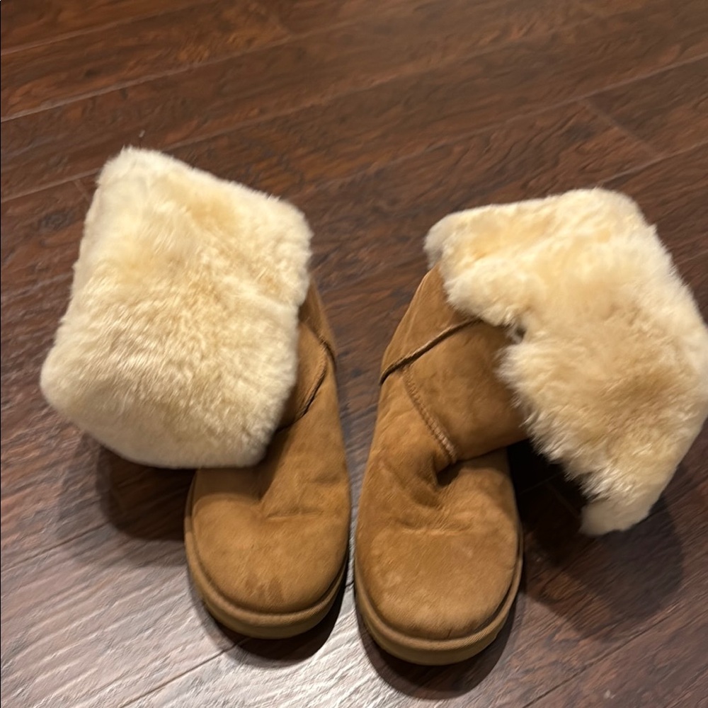 UGG Chestnut Boots with Plush Cream Lining